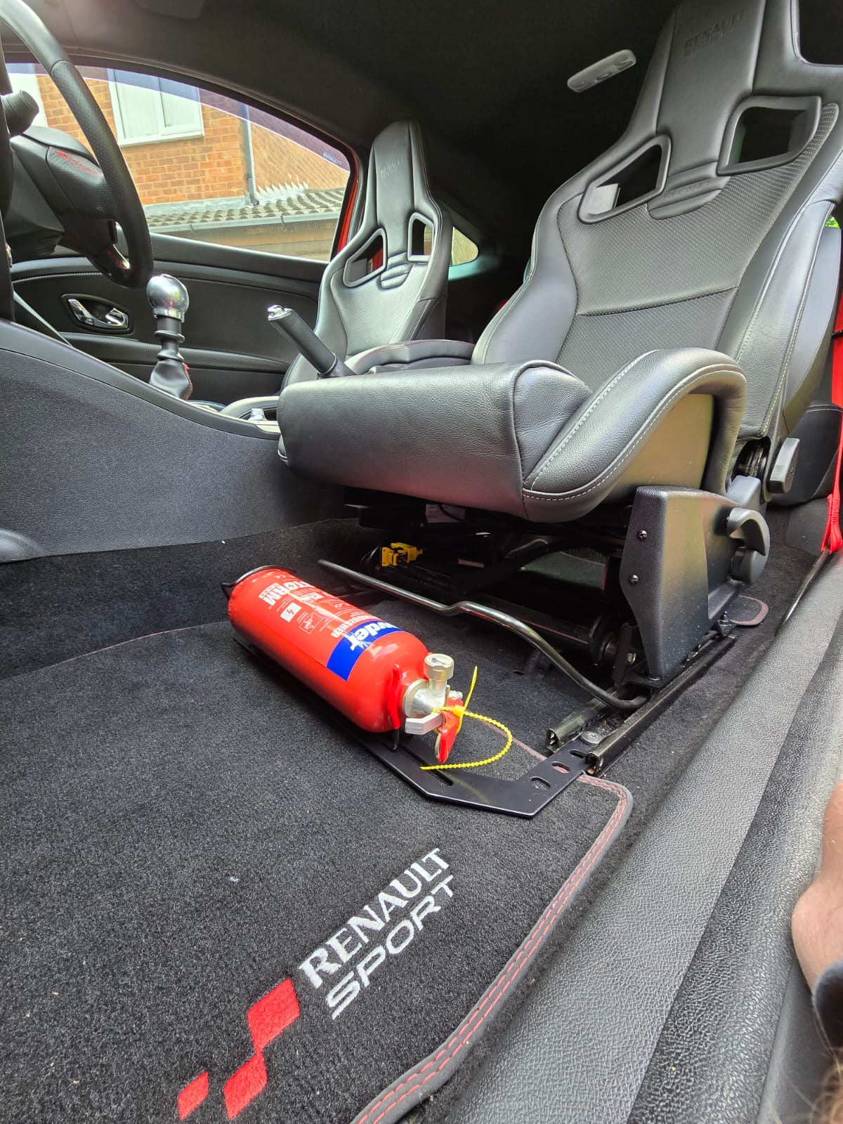 Renault Clio 197/200 Footwell Extinguisher Kits