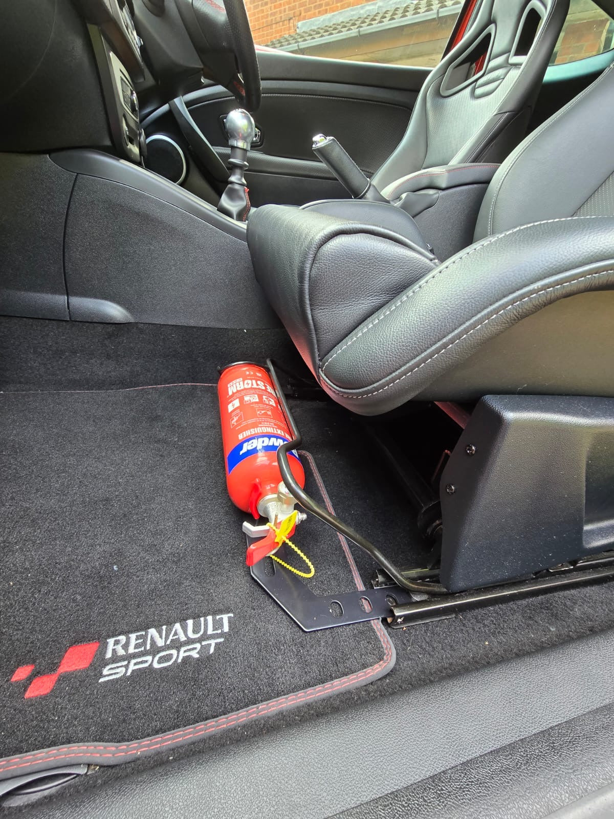 Renault Clio 197/200 Footwell Extinguisher Kits
